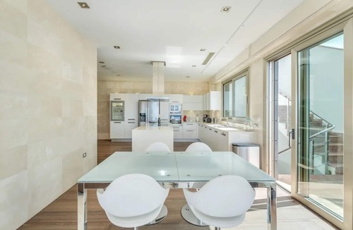 San Eugenio Villa | Heated Pool, Elevator, Gym, Sauna, Jacuzzi, Air Con - ALL included in the price