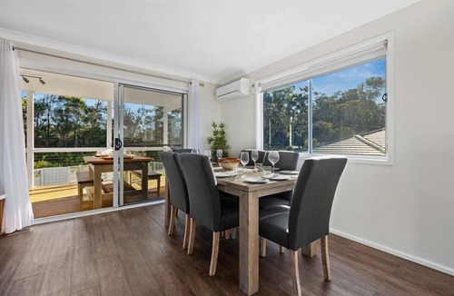 Sanctuary Point House | Heated Pool, Fireplace, Games Room & Pet Friendly!