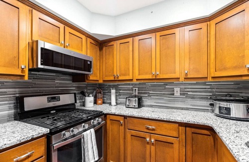 Jeffersonville House | ✪Heated Pool, Firepit, Bikes, Grill, Pets✪