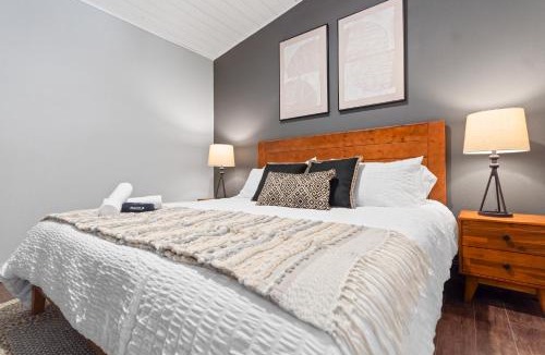 Ludlam House | Heated Pool Games Family Haven Near FIU