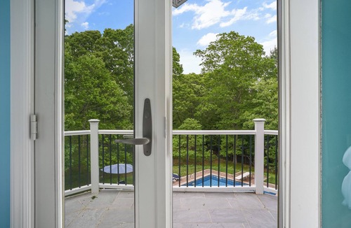 Hampton Bays House | Heated Pool + Hot Tub - Luxe 7BR Villa