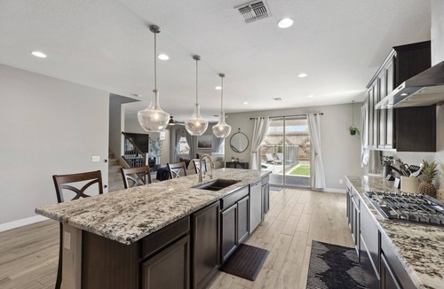 East Mesa House | HEATED POOL in massive 2800 sq foot 4 bed house within 20-25 min of major cities