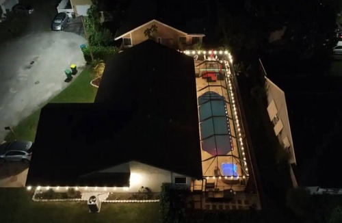 Tamarac House | Heated pool, Jacuzzi, Bbq , close to Sawgrass Mall.