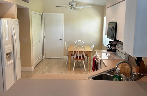 Rotonda Heights House | HEATED POOL-LANAI-BBQ-5 Mi to BEACH-WASHER/DRYER-TENNIS-GOLF-BLISSFUL RETREAT