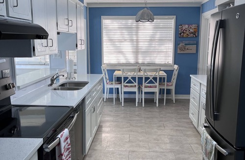 Ortona Park House | Heated pool, large home across from the beach. Lots of amenities included.