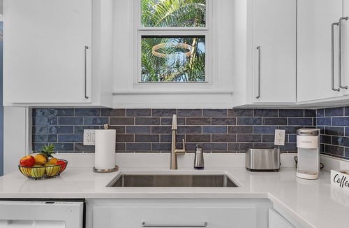 Historic District House | Heated Pool, Outdoor Dining & Grill, Near the Beach - Heart of Punta Gorda - Roelens