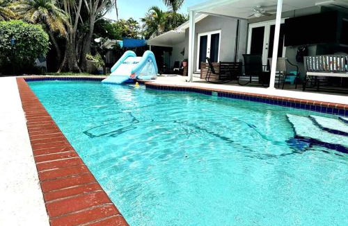 Cutler Bay Villa | Heated Pool Private Duplex House, BBQ, Parking, WiFi