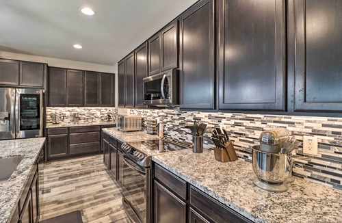 Estrella Mountain Ranch House | Heated Pool + Putting Green: Goodyear Retreat!