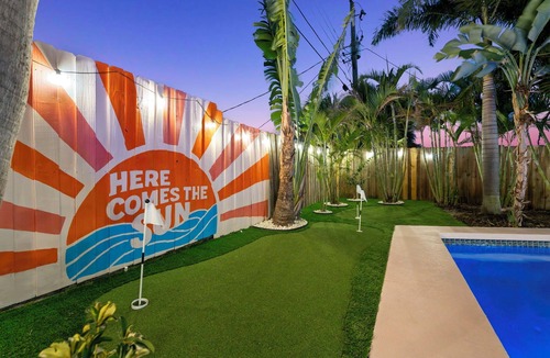 Bayshore Gardens House | Heated Pool PuttPutt Arcade Near IMG/AMI/SRQ