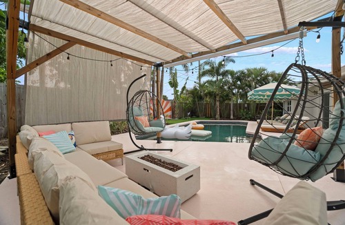 Bayshore Gardens House | Heated Pool PuttPutt Arcade Near IMG/AMI/SRQ