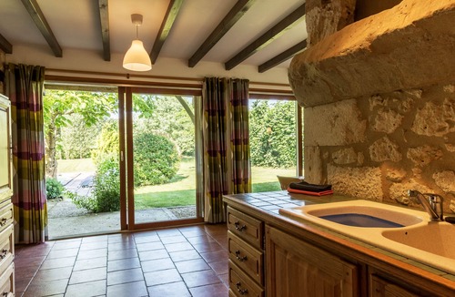 Pardaillan Villa | Heated pool, single-storey, rural location. Near restaurants and historic towns
