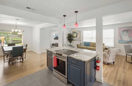 San Jose House | Heated Pool - Sleeps 9 - Lake w/Kayaks, Paddleboard - Games Galore