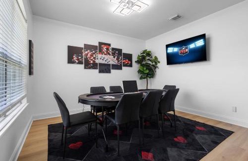 Rockwall House | Heated Pool & Spa Mini Golf Bowling Game Room perfect for family