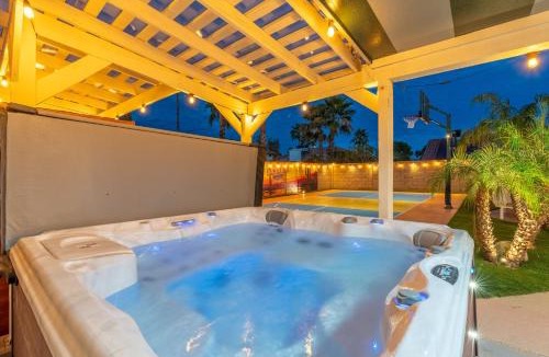 Paradise Valley Village House | Heated Pool Spa Sauna Cold Plunge Pickleball