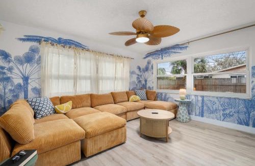 Walsingham House | Heated Pool Villa Clearwater Beach
