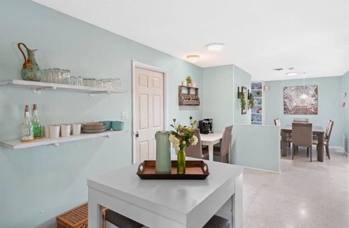 Historic Downtown Melbourne House | Heated Pool, Walk Downtown- Palm Paradise