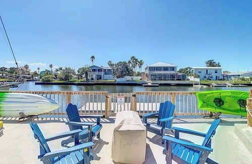 Spring Hill House | Heated Pool Waterfront Private Beach Dock Kayaks Grill Firepit SUN