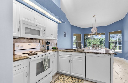 Fort Myers House | Heated Pool with Freshwater Canal Access & Dock - Coconut Cove - Roelens