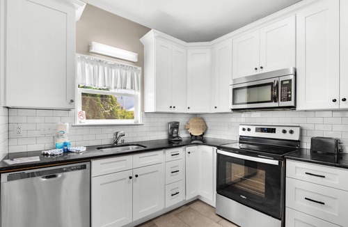 Crystal Beach House | ☀Heated Private Pool~In-Law-Suite~Outdoor Shower~Walk2Bch~4BR Wildwood Cottage🌅