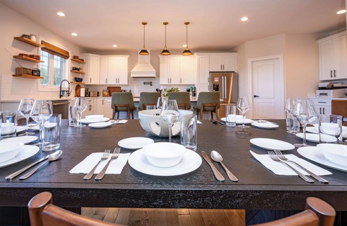 Culpeper House | Heated Saltwater Pool~Huge Arcade~Theater~100" TV~Hot Tub~King Beds