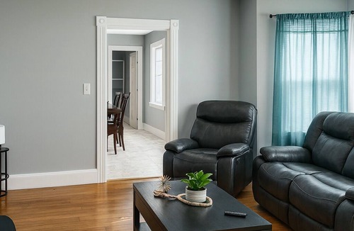 Manchester House | Heated Winter Stay 3BR Home Pet-Friendly Free Parking Near Hospitals 6
