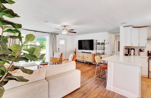 Garden Isles House | HeatedPool Hottub FreeParking PetFriendly 2.5miles Beach!