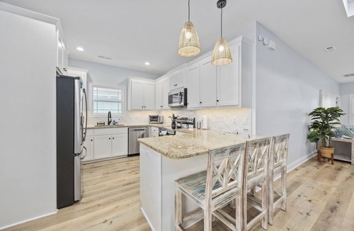 North Myrtle Beach House | HeatedPoolOasis, 2MinWalk2Beach, BeachGear, Golf