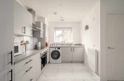 Dalkeith House | Heather Way Modern 4 Bedroom House - Mayfield, Dalkeith