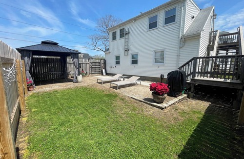 Westerly Apartment | HEATHERS ON HIGH STREETnKing Bed and Twin Bed