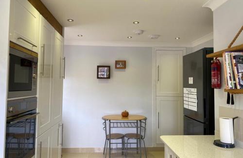 Stanwell House | Heathrow Airport Accommodation