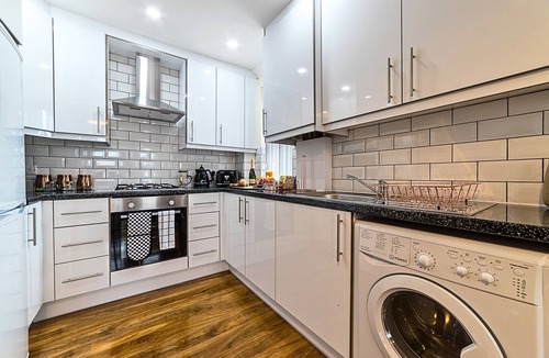 Stanwell Apartment | Heathrow Apartment Peace and Proximity Near Heathrow Airport