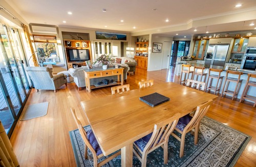 Bombay Bed & Breakfast | Heaven's Rest B&B