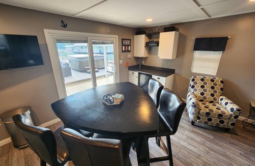 Big Creek Boat Rental | Heavenly Hideaway Floating Cabin with a *HOT TUB* Norris Lake, Whitman Hollow
