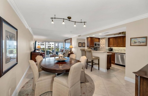 Moorings Condo | Heavenly Naples beach front 2 bed 2 bath condo