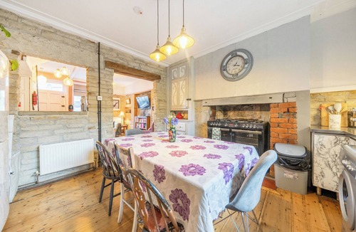 Wadsworth Apartment | Hebden Bridge - House - Sleeps 8 - Pet Friendly