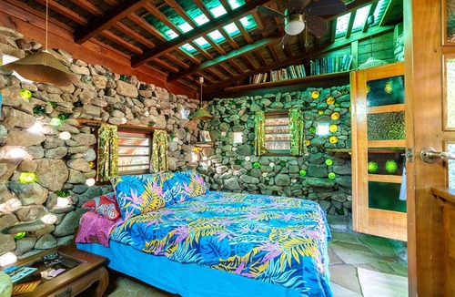 Ha'apiti House | Heimanarii's Lodge - Fare Fetia
