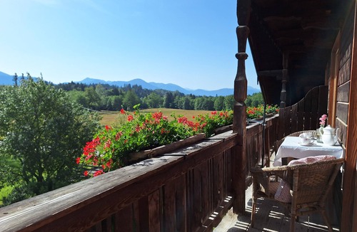 Wackersberg Apartment | Heissbauer Vacation Rental "Rosentraum" with Mountain Views and Two Bedrooms
