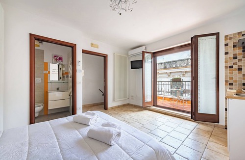 Conversano Hotel | Helios Room