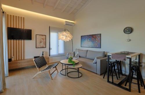 Olymbiaki Akti Villa | HELIOS - Seaside Pool Villa & Private Parking
