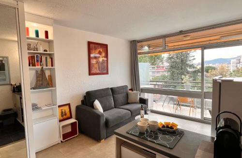 Saint-Laurent-du-Var Apartment | Heliotel Marine Studio 30m2 très lumineux avec terrasse 17m2 au 3eme étage