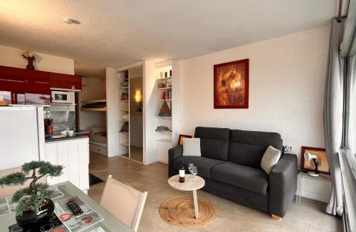 Saint-Laurent-du-Var Apartment | Heliotel Marine Studio 30m2 très lumineux avec terrasse 17m2 au 3eme étage