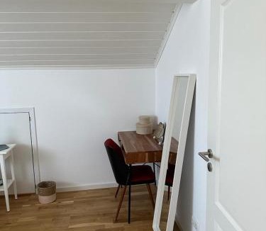 Altperlach Apartment | Helle 90 m2 Duplexwohnung ruhig & lichtdurchflutet in München