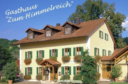 Riedenburg Apartment | Helles Doppelzimmer mit Fernseher