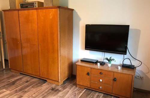 Michendorf House | Helles Doppelzimmer im Untergeschoss mit Bad im Grünen nahe Potsdam