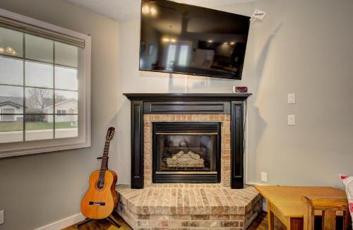 Star House | Hello Dolly! 3 beds, 2 bath, 2 TV's, Fireplace, Quiet Neighborhood in Star, ID minutes from walking trails and river views