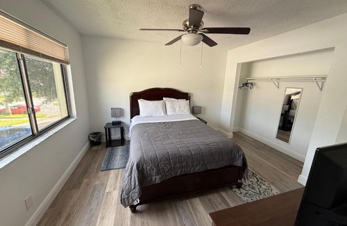 Royal Oak Golf Country House | Hello Sunshine 321. Lift Off