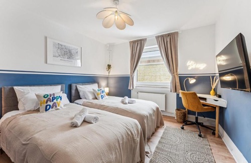 Braunschweig Apartment | Hellohome I Wohlfühl Design I Boxspring I Parkplatz I City Apartment Happy