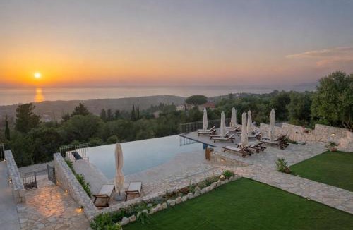 Antipata Apartment | Hellosummer Boutique suites,near fiscardo!