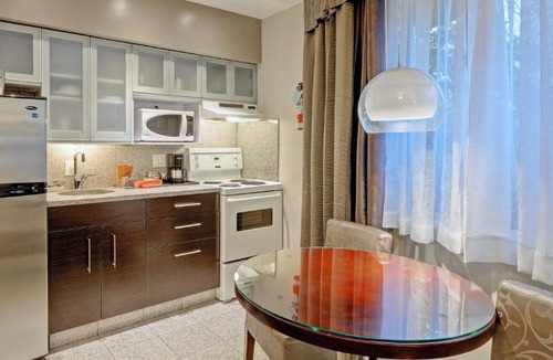 James Bay Hotel | Helm's Inn