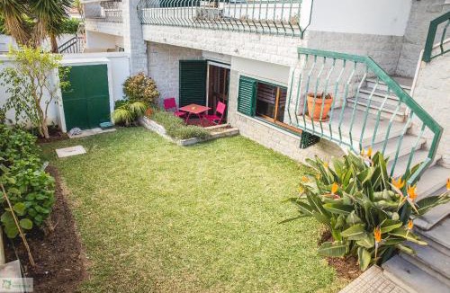 Carcavelos Hostel | Help Yourself Hostels - Carcavelos Coast